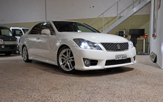 Picture of Toyota Crown Athlete